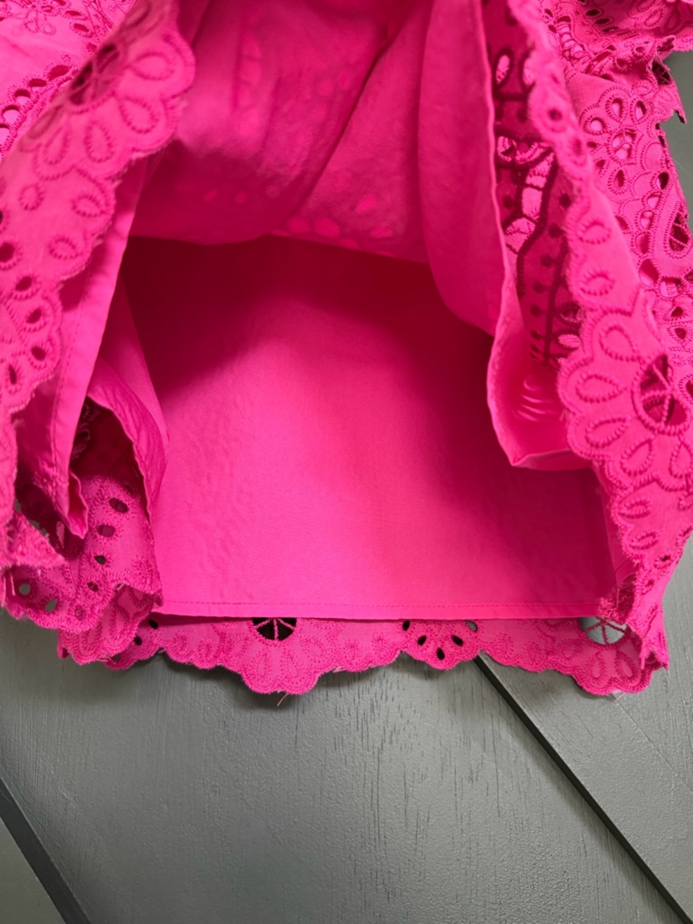 Avara Hot Pink Eyelet Lace Ruffle Sleeve Top, Size Medium - Picture 6 of 8